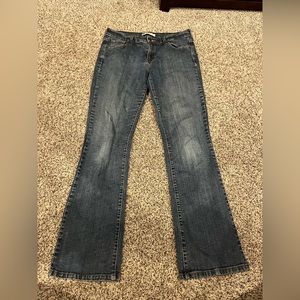 Woman’s Levi jeans